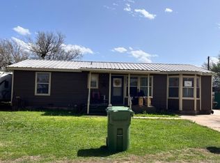 116 Indian Creek Dr, Tye, TX 79563