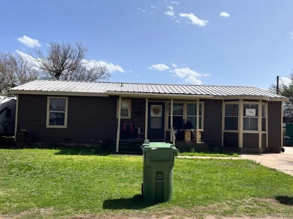 116 Indian Creek Dr, Tye, TX 79563