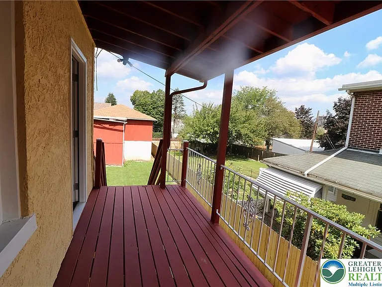 526 Prospect Ave — Photo 8