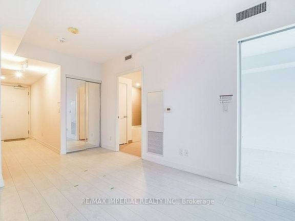 3rd image of 19 Western Battery Rd #2001