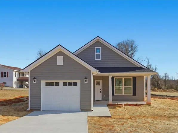 609 S Cherry St, Seneca, SC 29678