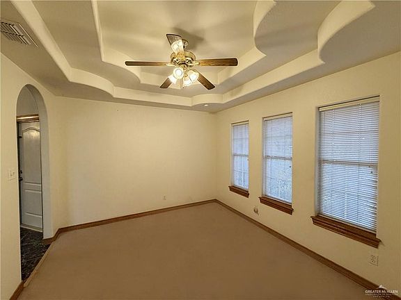 3rd image of 4513 Laurel Ave