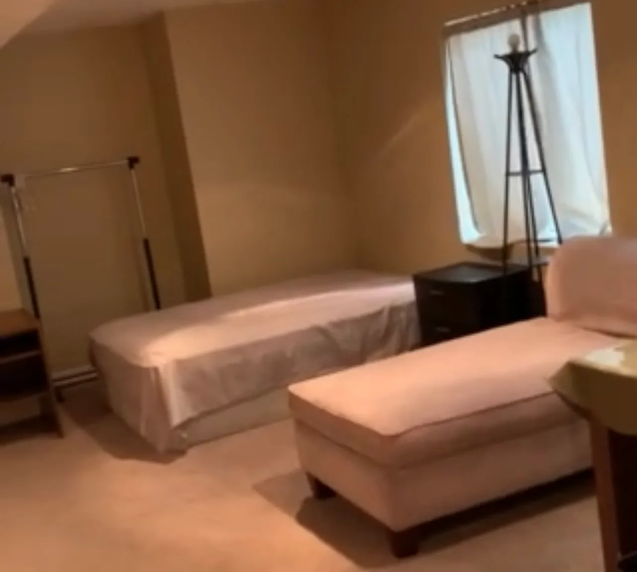 2 bed, 3244 sqft, $1,200 — Photo 1