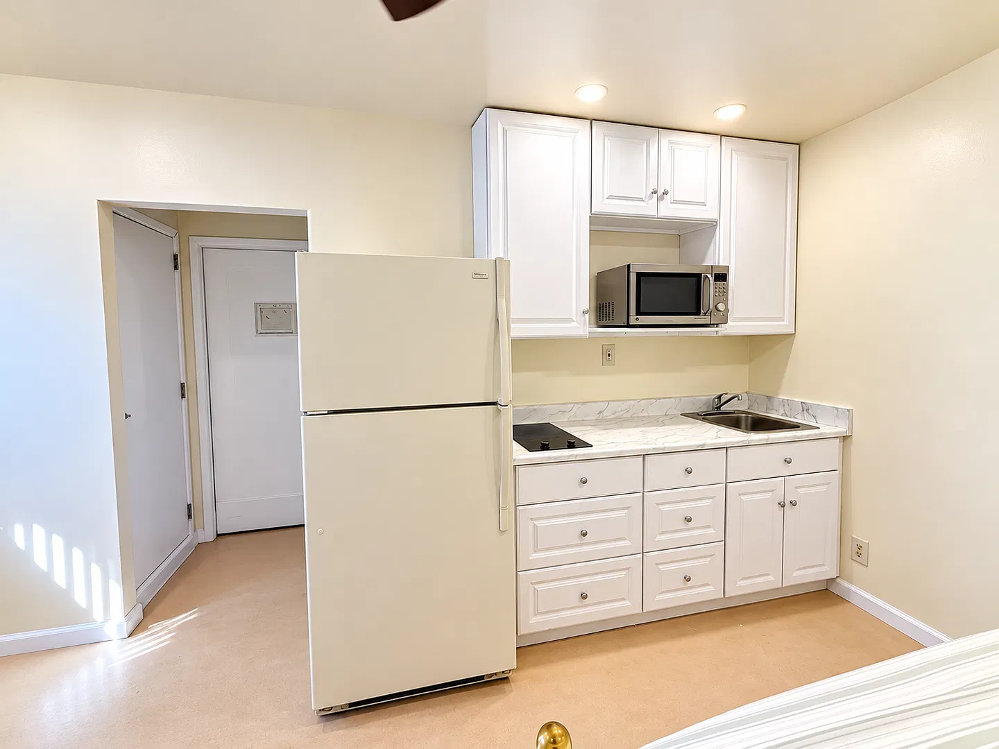 4833 Roadrunner Rd — Photo 4