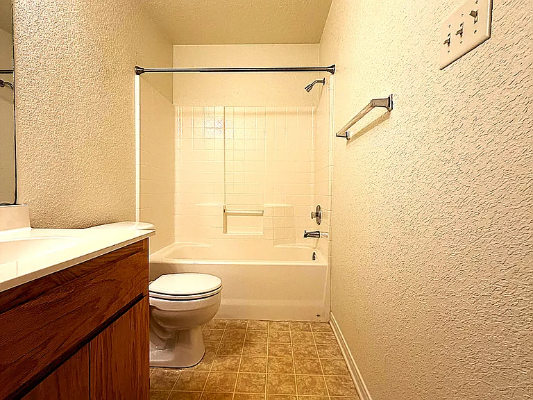 3305 Alicante Ct #B — Photo 10