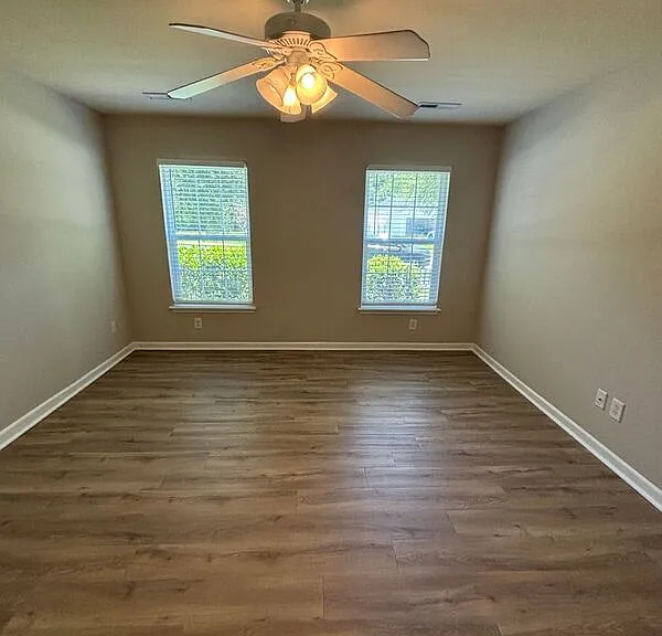 504 Savannah River Dr — Photo 17