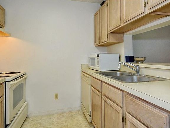 5th image of 4009 Crockers Lake Blvd #21