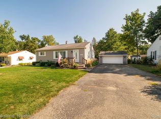 5579 Cruse Ave, Waterford, MI 48327
