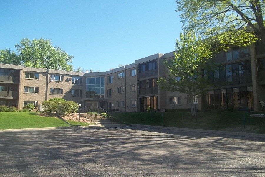 2nd image of 4350 Brookside Ct APT 206