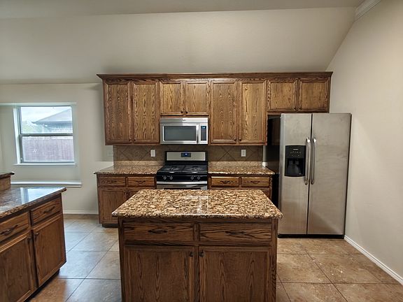 5th image of 724 Valley Ct