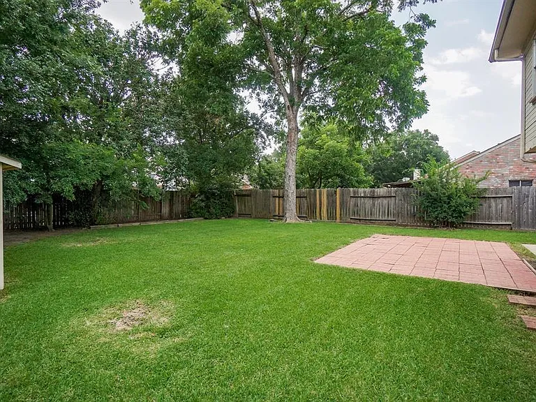 5639 Windsong Trl — Photo 24