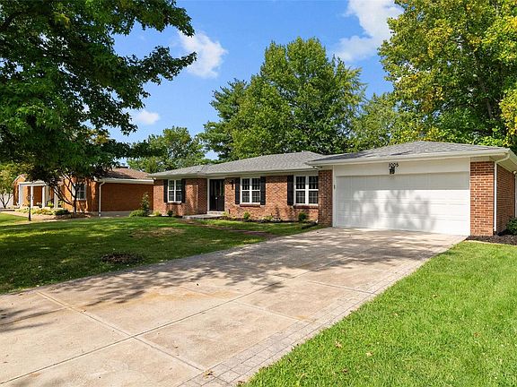 3rd image of 1005 Bridgeport Dr