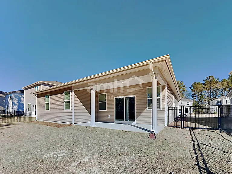 611 E Lionel Rd — Photo 16