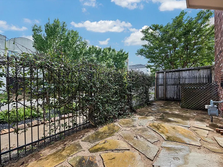 4408 Floyd St #A — Photo 22
