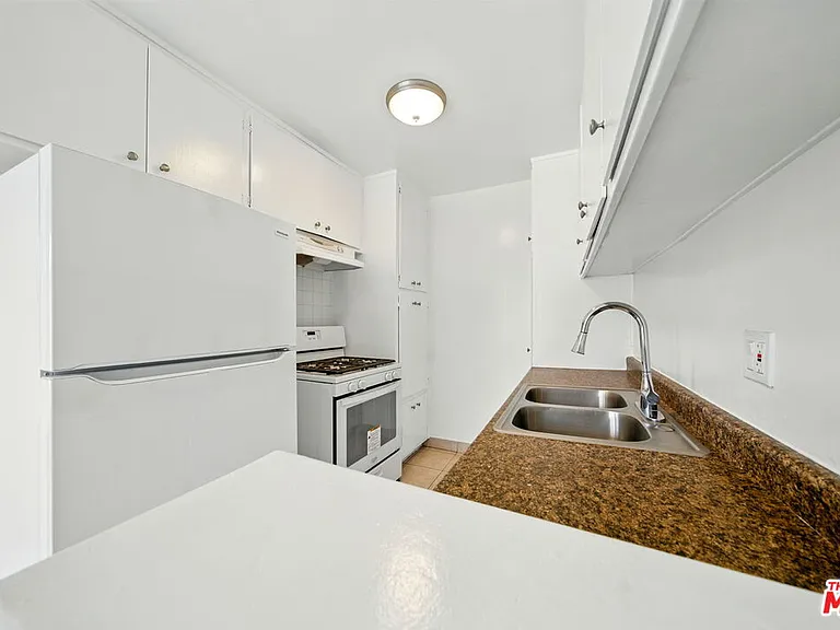 4100 W 1st St #203 — Photo 7