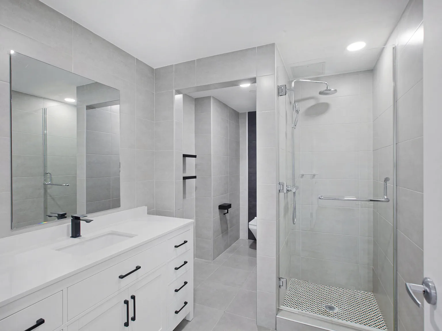 311 West 46th Street — Photo 4