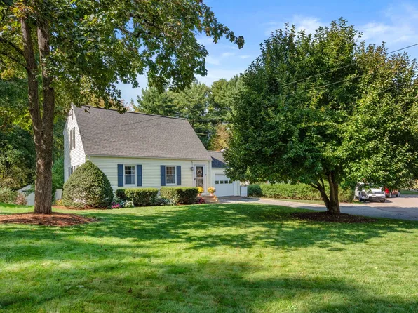9 Pocahontas St, Walpole, MA 02081