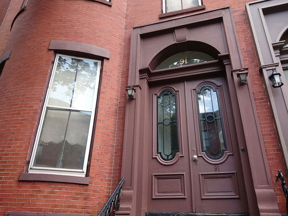 2nd image of 91 Pembroke St