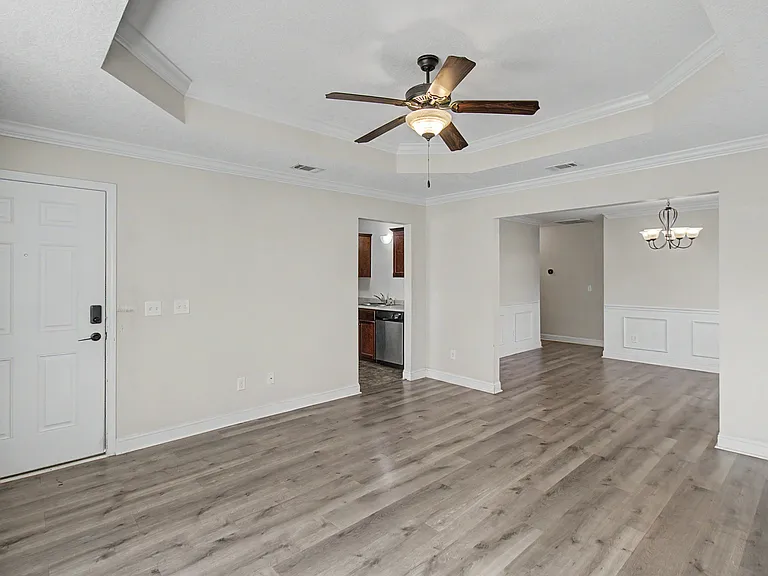 225 Augusta Way — Photo 3