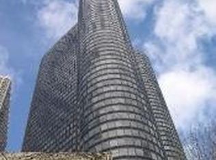 155 N Harbor Dr APT 204, Chicago, IL 60601