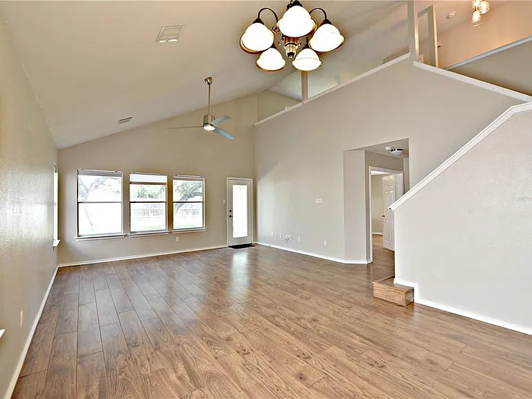 8416 Alvin High Ln — Photo 6