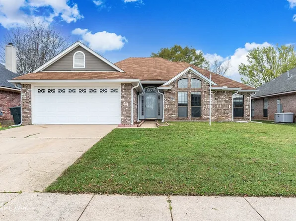 5315 Honeysuckle Ln, Bossier City, LA 71112