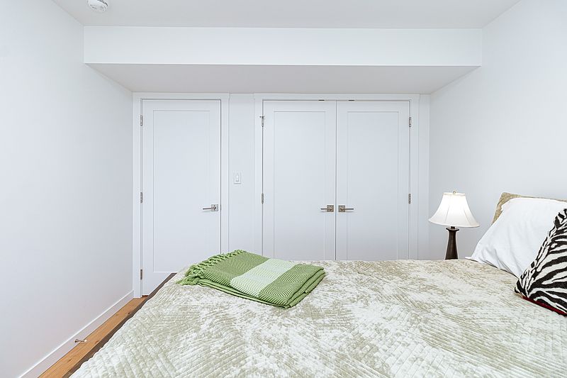 Oak Bay House for rent - 2 Bedrooms — photo 14