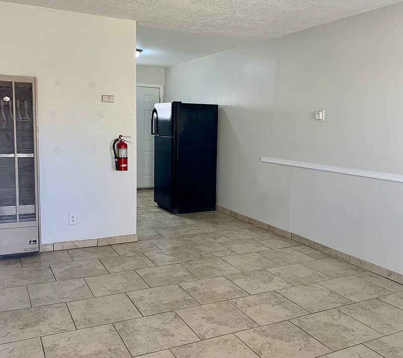 1st image of 528 Texas St NE APT 1