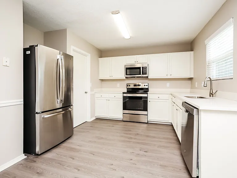 807 General Barksdale Dr — Photo 8