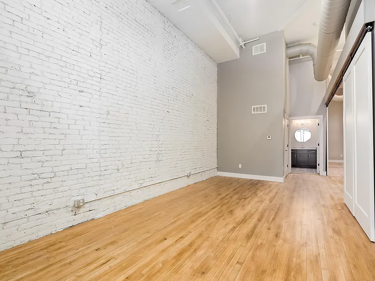 44 N High St #2A — Photo 10