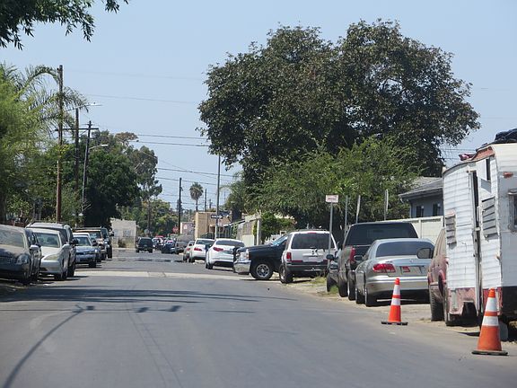 5th image of 10403 Lou Dillon Ave