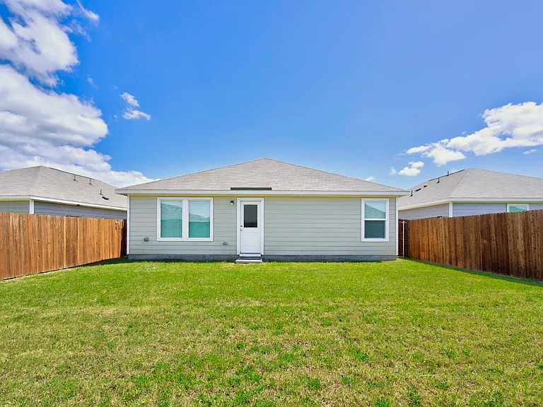 320 Dewberry St — Photo 28