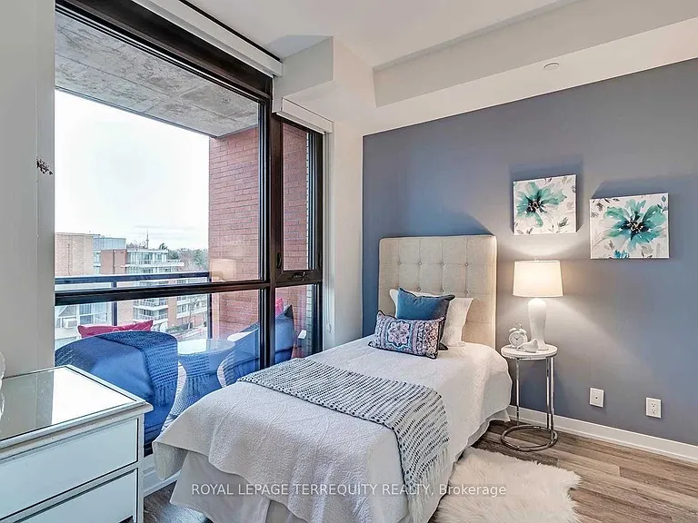 2118 Bloor St W #403 — Photo 11