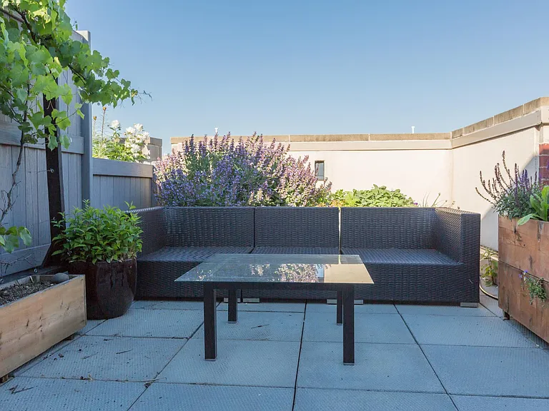 2328 Champlain St NW — Photo 38