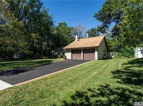 3rd image of 4 Harford Dr
