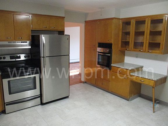 5th image of 7 Gladys Ave