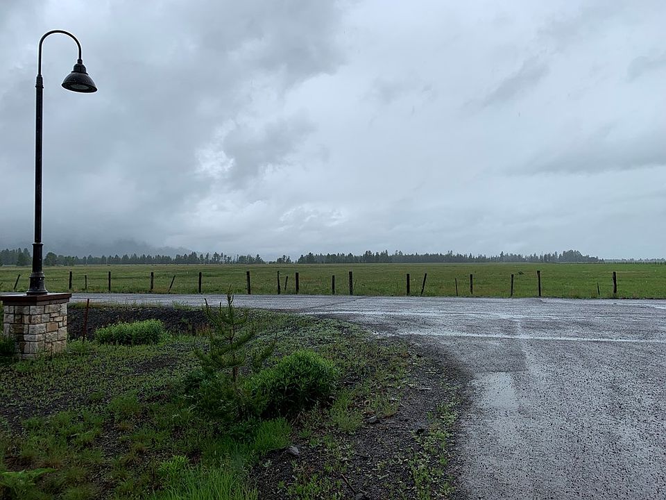 2nd image of 10 Springwater Court