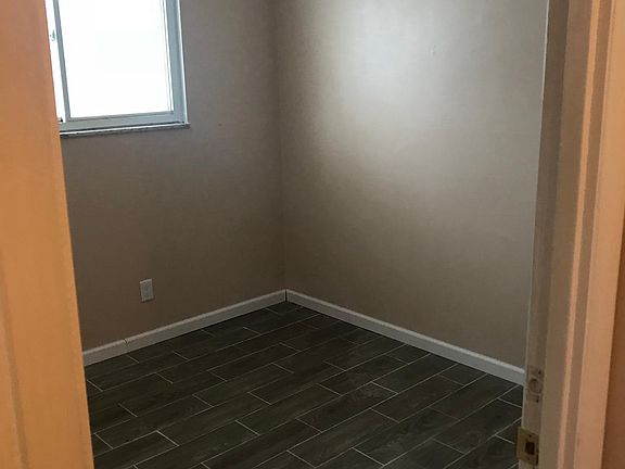 4th image of 3595 Bolton Ave