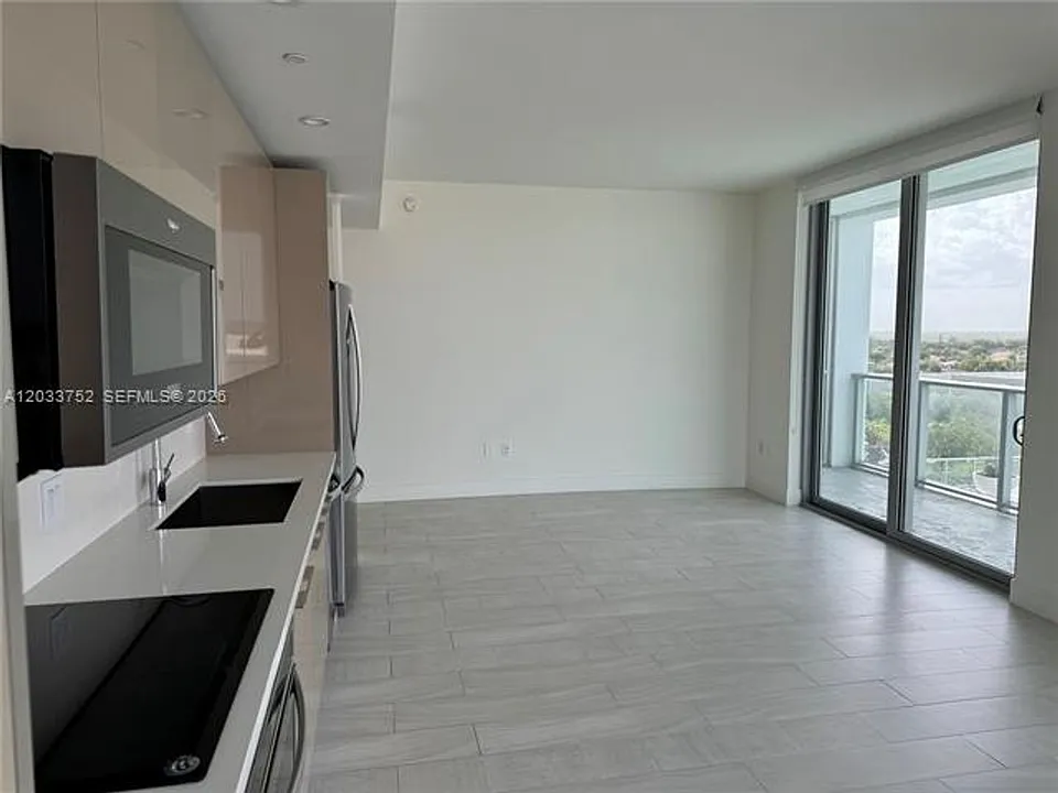 2000 Metropica Way #CU-1910