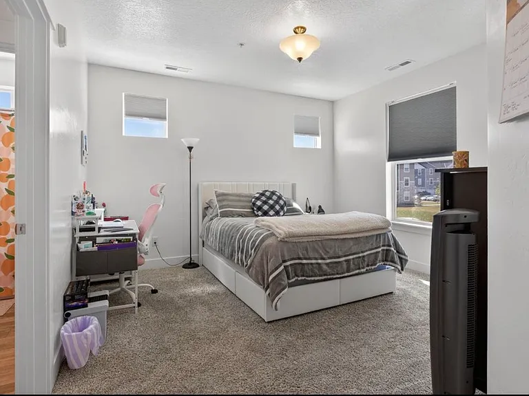 461 N 325 W #461 — Photo 11