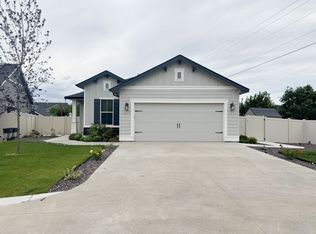 1638 W Henrys Fork Dr, Meridian, ID 83642