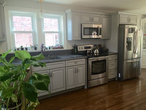 2nd image of 17 Mayfield Dr