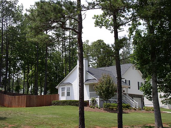 Huge Privacy Fenced Backyard