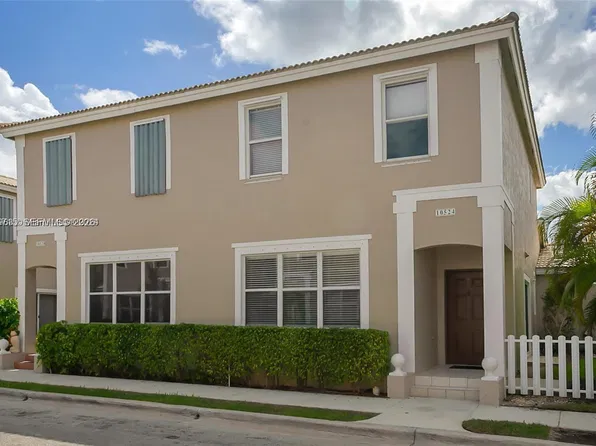 10524 NW 57th Ct, Pompano Beach, FL 33076