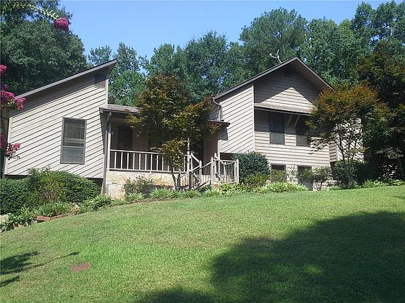 3rd image of 9045 Green Valley Ct