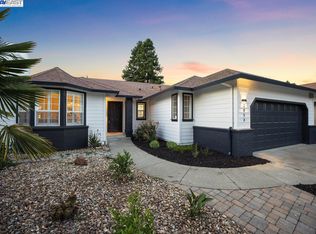 2053 Seville St, Santa Rosa, CA 95403