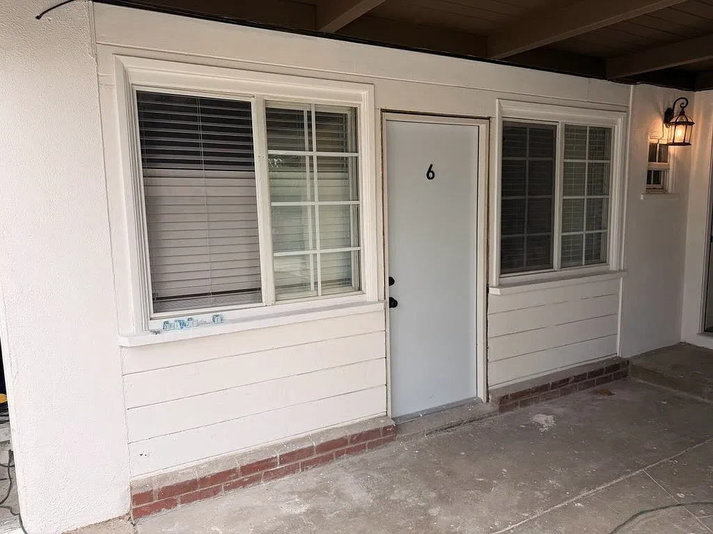 Studio, $2,500 — Photo 2