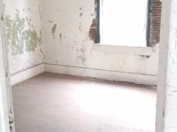 detroit-michigan-245793111 picture