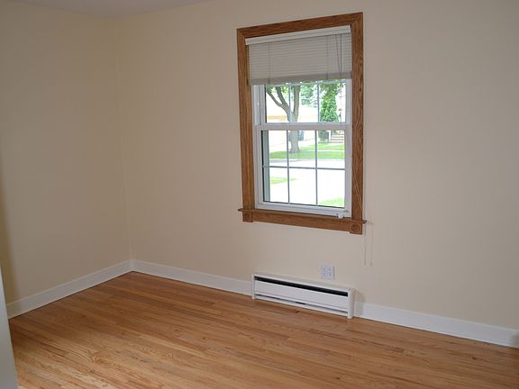 5th image of 1015 N Fernandez Ave