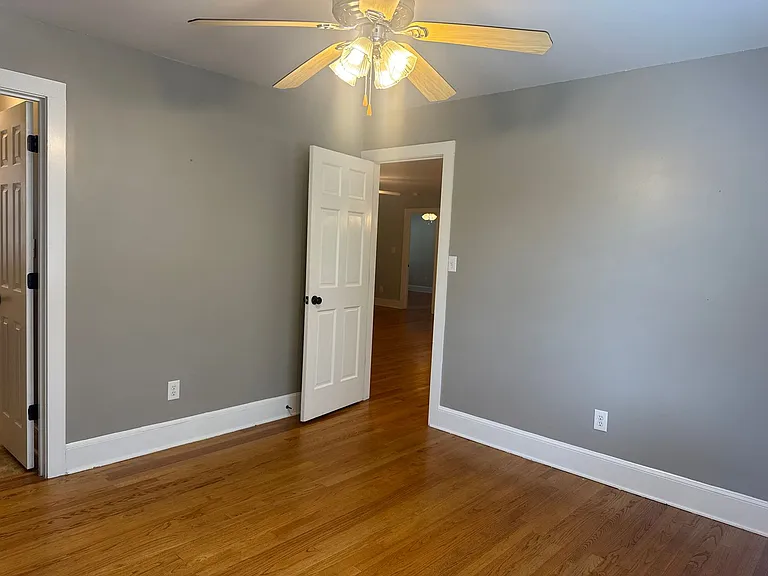 8024 Bradford Ln — Photo 4